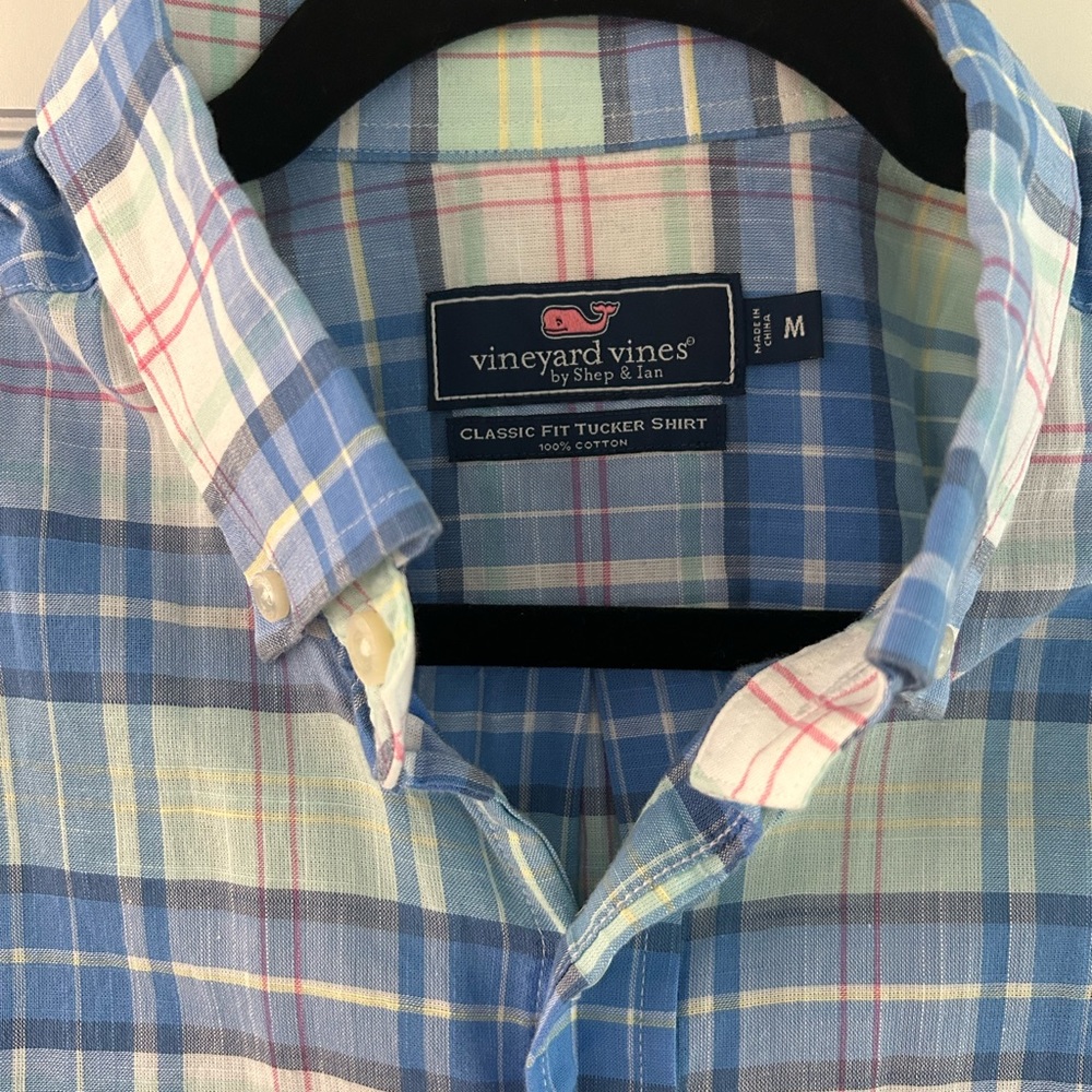 Men’s Vineyard Vines collared button down